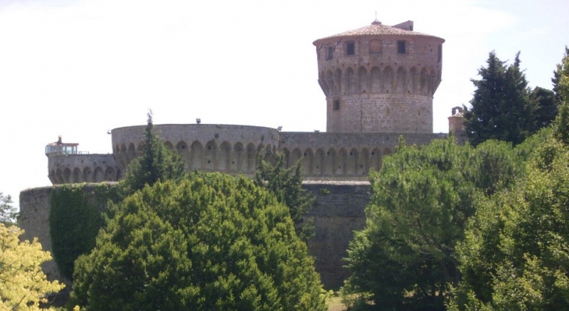 Detenuti chef per un giorno, il 13 agosto a Volterra c’è la “Cena galeotta”