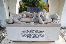 Svastiche a Stazzema, la condanna della Regione Toscana:«Offesa alle vittime e a tutti gli italiani»
