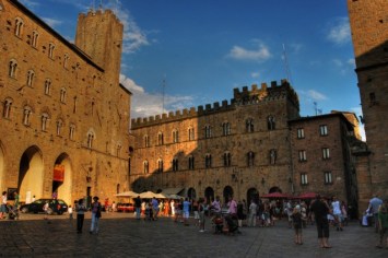 Unione Comuni alta Val di Cecina. Volterra dentro o fuori e il dibattito s’infiamma