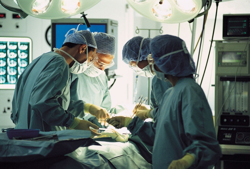 Donna colpita da ictus ischemico salvata con operazione d’avanguardia