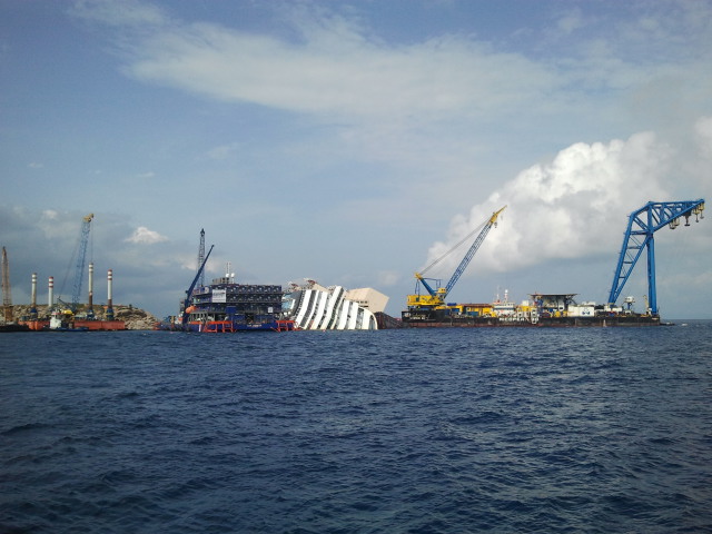 Concordia, concluso il collaudo statico. Relitto pronto alla rotazione