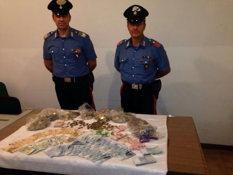 Rapina con martello e zainetto. Arrestati dopo avere svaligiato sala giochi e sequestrato quattro persone
