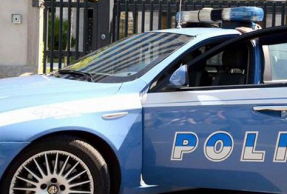 Non rubare. Borseggia una donna in chiesa, i fedeli lo bloccano e lo fanno arrestare