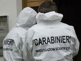 Donna strangolata e gettata nel dirupo, i Ris nella casa dell’omicidio