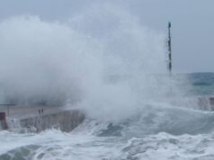 Vento e mareggiate, estesa l’allerta arancione sulla costa centrale