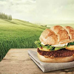 Il panino della discordia, McDonald’s  promuoverà San Quirico d’Orcia  su Facebook