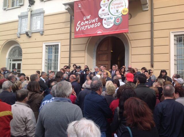 Da VersiliaToday le immagini della protesta degli abitanti di Massarosa