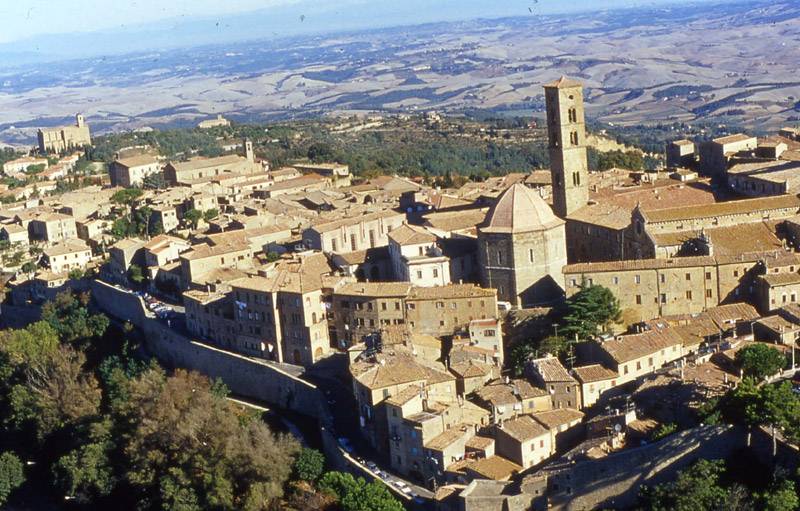 Coronavirus. Dal volontariato agli esercenti, il cuore di Volterra per aiutare chi ha bisogno ai tempi della pandemia