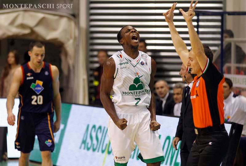 Basket, Pistoia ci crede ma cede a Brindisi. Siena ok con Cournooh ma Hackett resta ancora ai box