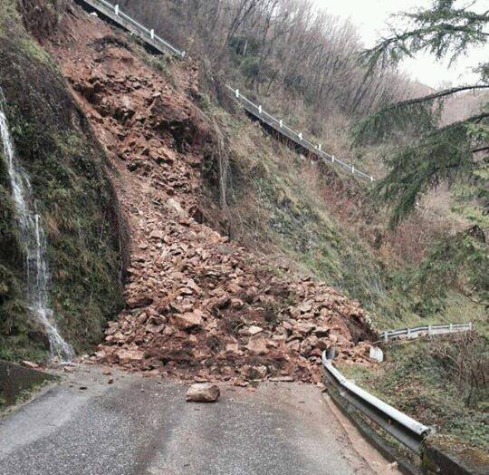 Il 95% dei Comuni montani toscani a rischio frane e alluvioni. Uncem: Servono almeno 5 miliardi di euro l’anno per 10 anni