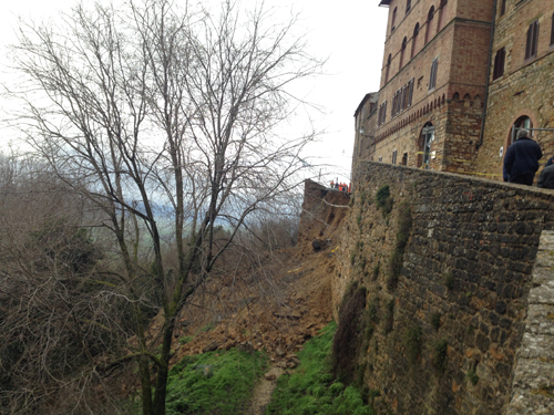 Maltempo sulla Toscana, si alzano i livelli dei fiumi. Arno sorvegliato speciale