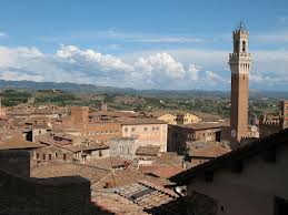 La moda nell’arte del 400, a Siena “Turisti per casa” nelle sale della Pinacoteca