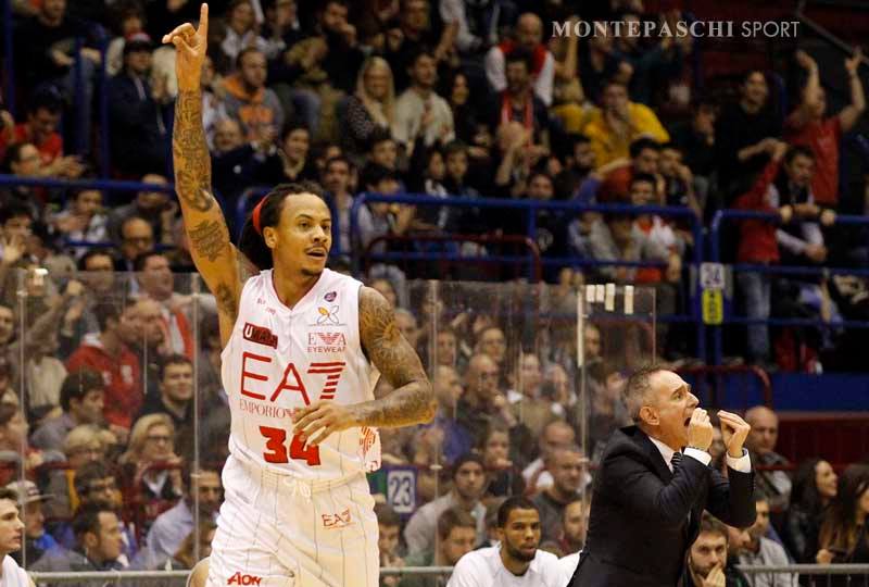 Basket toscano, amaro finale di girone d’andata. Pistoia cade a Caserta, Siena battuta dalla Milano degli ex