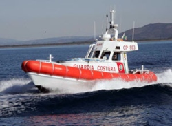 Cadavere in spiaggia, mistero a Follonica. Aperta un’inchiesta dalla Procura di Grosseto