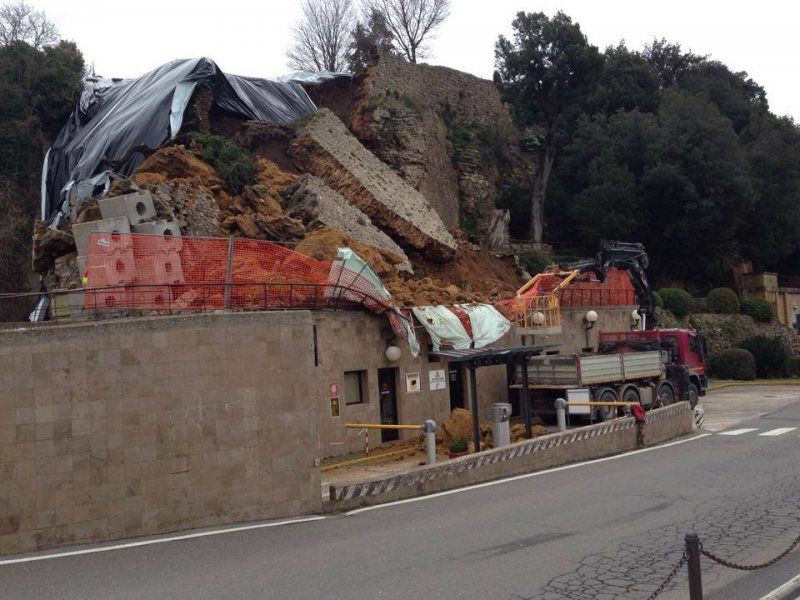 Maltempo, è franato lo sperone in movimento a Volterra
