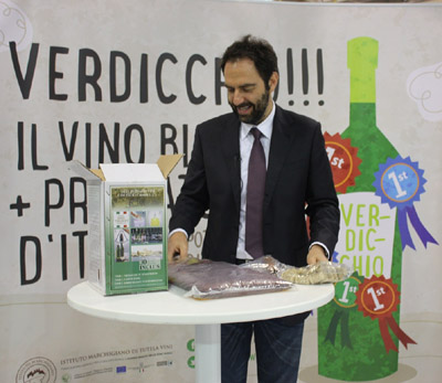 Il Verdicchio presenta il wine kit che smaschera il falso vino