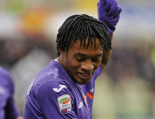 Cuadrado, palleggi e “salsa” nel cuore di Firenze