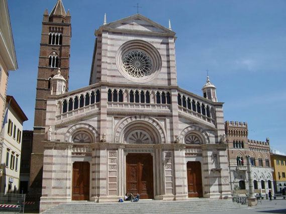 Urla una bestemmia durante la messa di Pasqua e poi si dà alla fuga