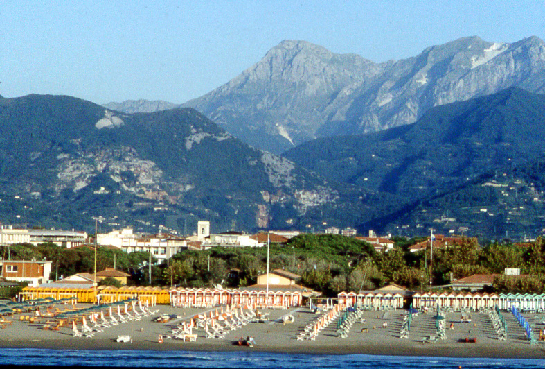 ‘Tnt’ tra i banchi di scuola. La Toscana del nord punta sul turismo