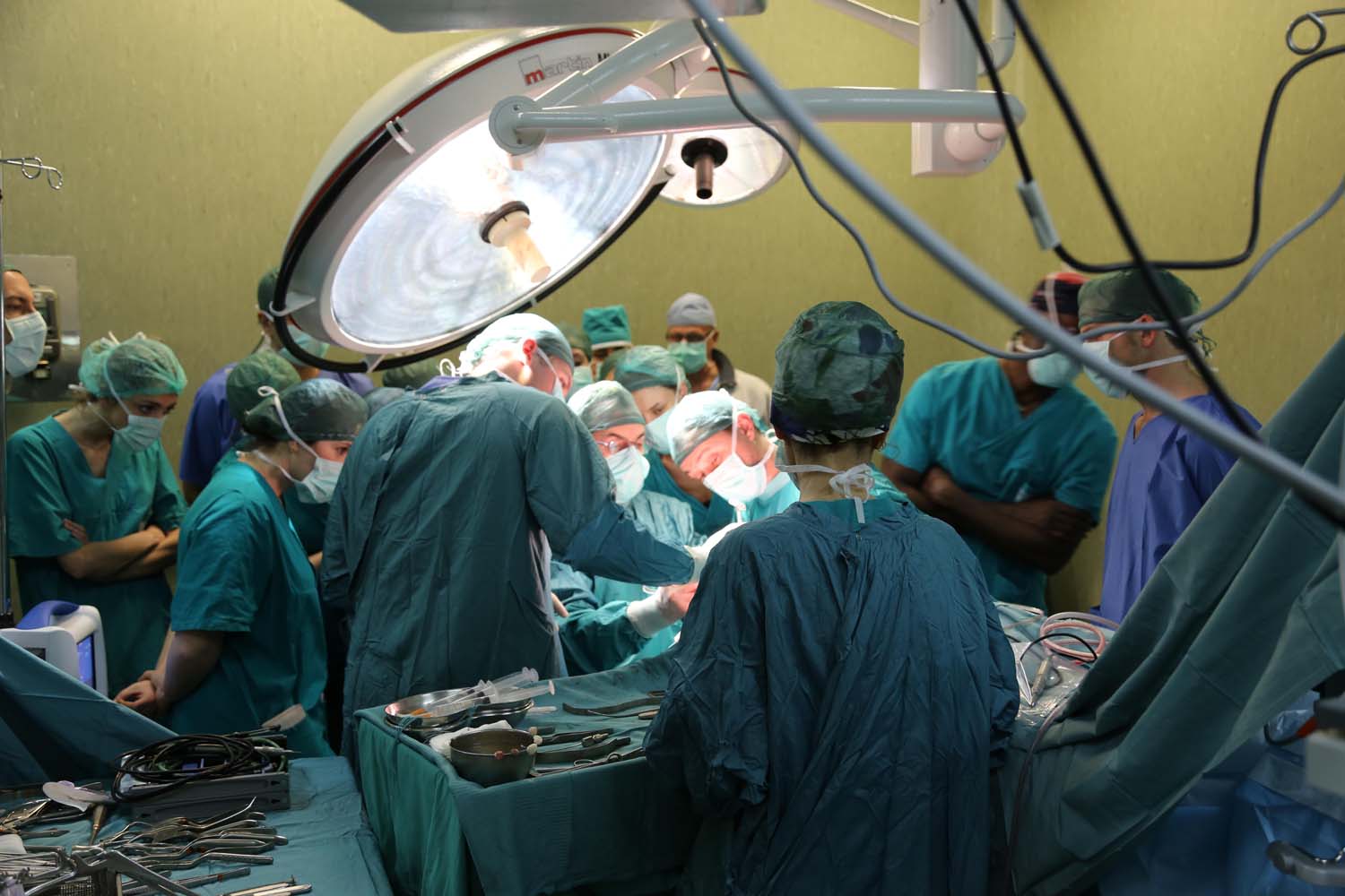 Lotta all’obesità patologica. A Siena primo intervento in Toscana di bypass in laparoscopia