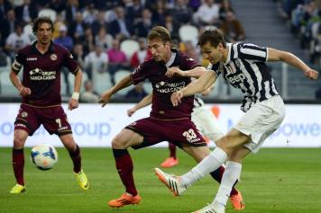 Sinistro-montante di Llorente. Livorno ko con la Juve
