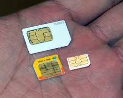 Attivano 500 sim a ignari clienti per truffare compagnia telefonica, denunciati negozianti