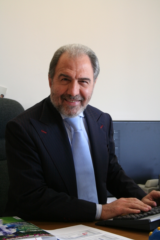 Antonio Caprarica inaugura “Letterathe”, il 18 maggio a Lucca “Il romanzo dei Windsor”