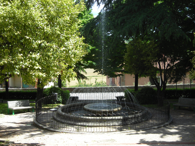Giardini pubblici riqualificati, spazi più sicuri e un’area giochi per i più piccoli