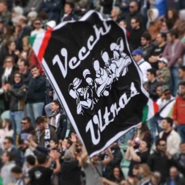 Robur, il grido della curva: «Mezzaroma se ne vada»