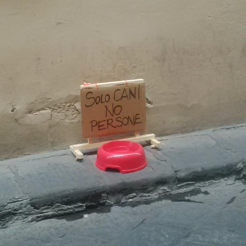 Noi dobbiamo restare…lontani