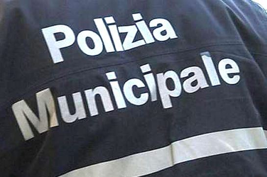 Morde il vigile dopo un controllo, arrestato a Lucca