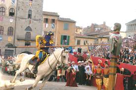 Cresce l’attesa. Arezzo in fibrillazione per la Giostra del Saracino tra sogni e speranze di vittoria