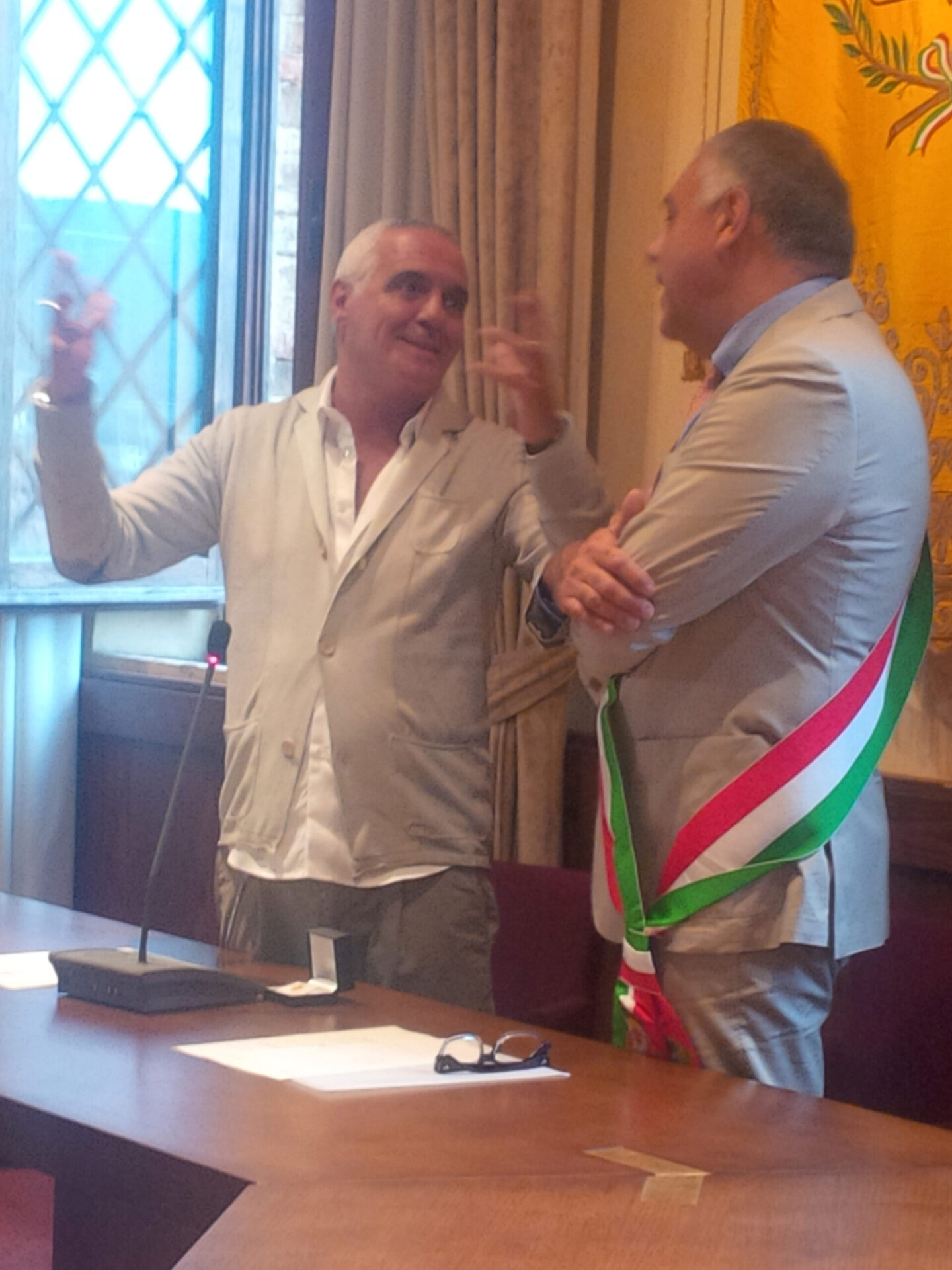 Panariello cittadino onorario di San Gimignano: «Qui mi sento a casa»