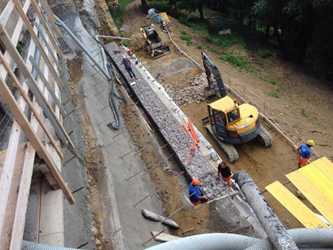 Ricostruzione delle mura, iniziata la posa dei gabbioni