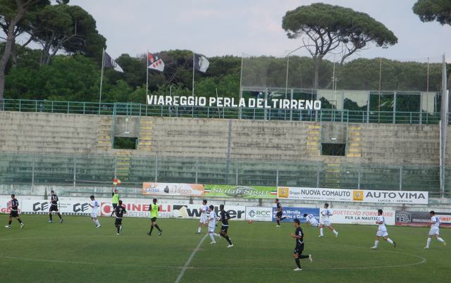 Viareggio, Carnevale in salvo. Ma la città rischia di perdere il Torneo