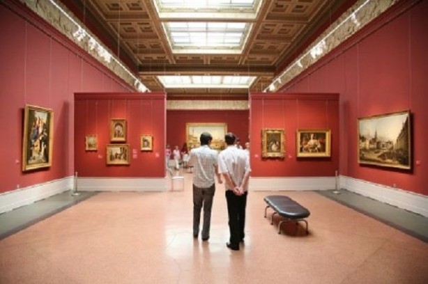 Se li inviti anche gli italiani vanno al museo