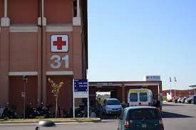Ordigno bellico riaffiora nel parcheggio dell’ospedale di Pisa