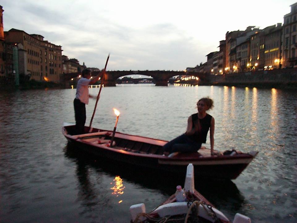 “Corsaro d’acqua dolce” in barca sulle rive dell’Arno, dal 3 settembre in scena Zauber Teatro