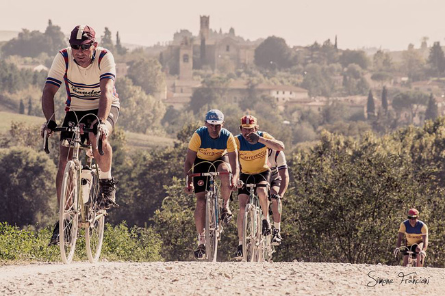 Scatti sui pedali, foto dall’Eroica