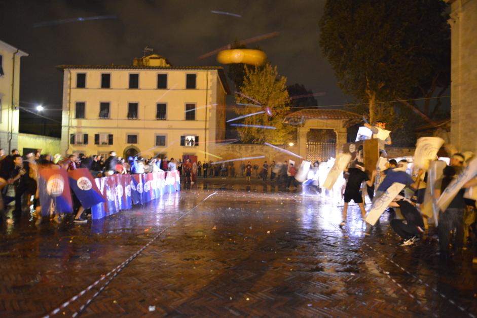 Alla Scuola Sant’Anna il derby dei gavettoni con la Normale