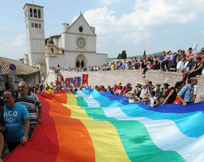I giovani di Sinalunga aprono la Marcia della Pace Perugia-Assisi