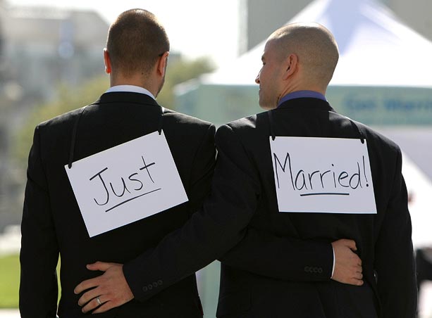 Matrimoni gay, il prefetto di Firenze vuole «annullarli d’ufficio». Empoli rilancia sul piano politico