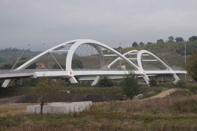 Inaugurato Leonardo, il ponte sull’Arno e sull’autostrada proiettato nel futuro