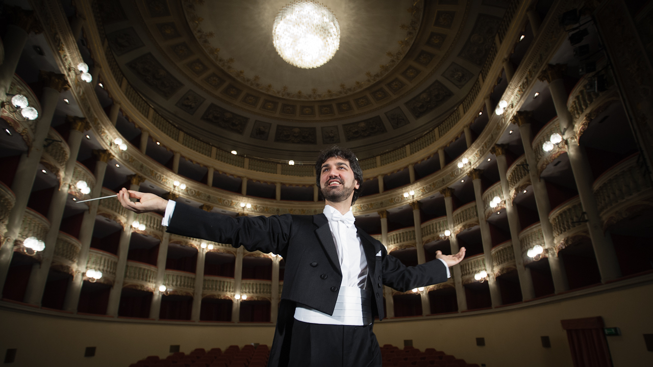 Concerti, libri e storia colorano di radiant orchid  “I Grandi Appuntamenti della Musica”