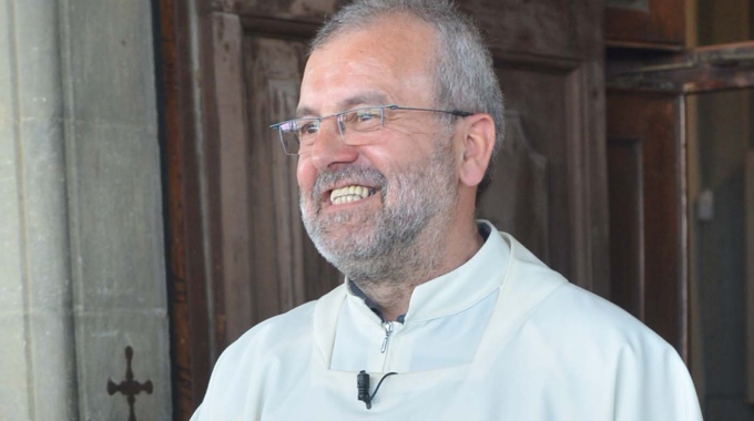 «Lascio la Chiesa perché mi sposo». Rivelazione shock di un parroco aretino ai fedeli