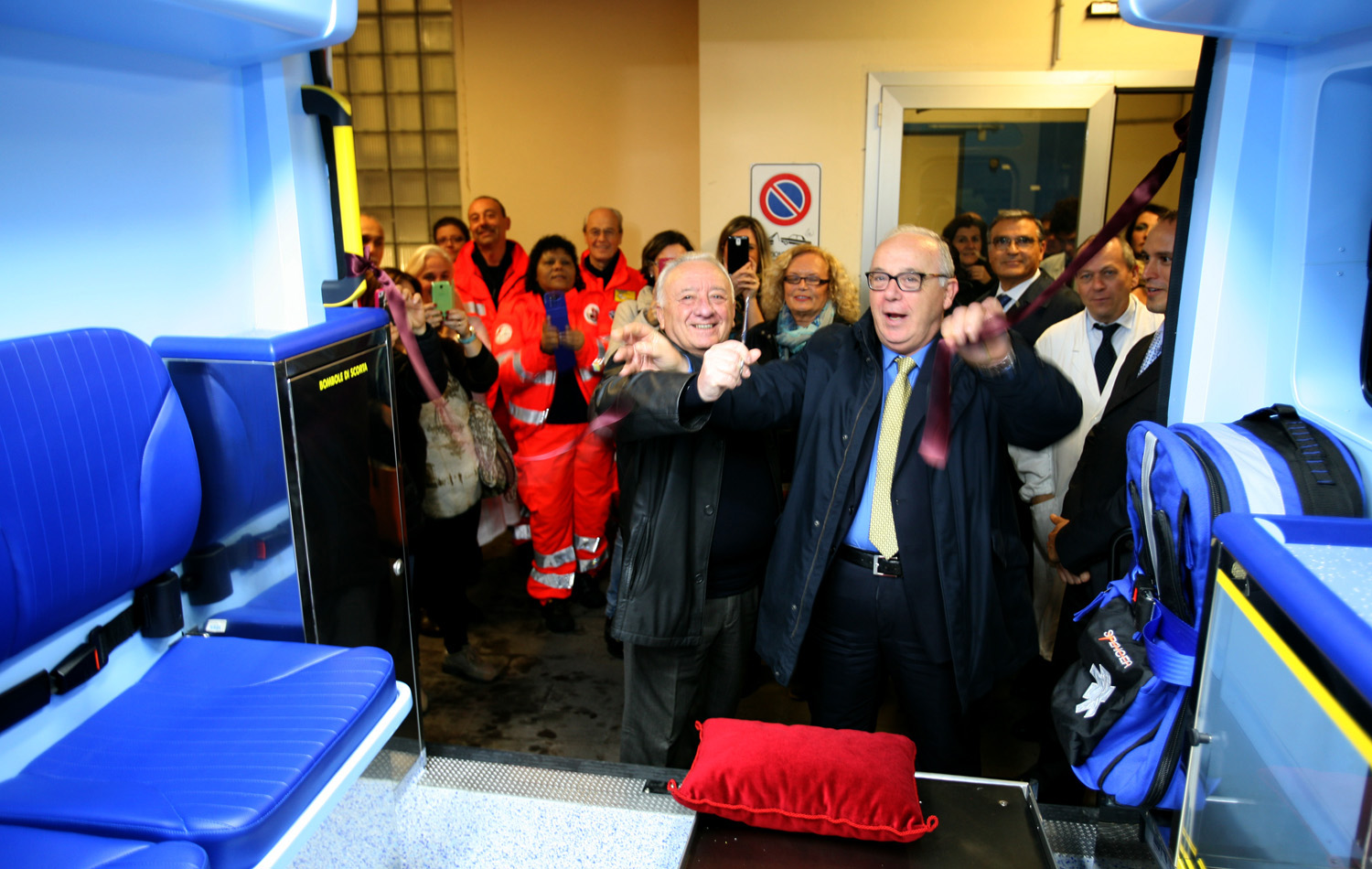 Trasporto neonatale protetto, una nuova ambulanza per l’ospedale di Siena