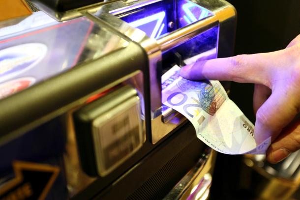 Contro la ludopatia. Firenze, nuove misure per combattere la dipendenza dal gioco d’azzardo