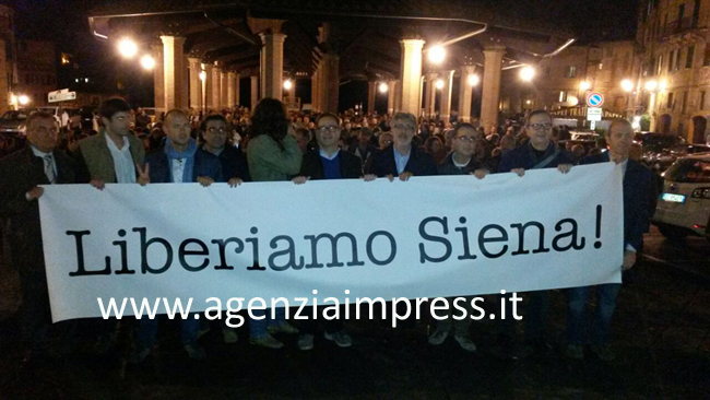 “Liberiamo Siena”, 500 in corteo contro la classe dirigente della città