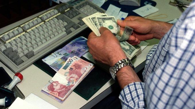 Doppio gioco. 18 promotori indagati, investivano soldi dei clienti in finanziaria svizzera