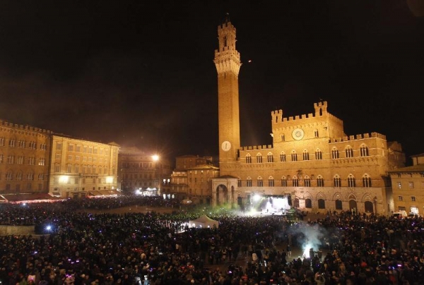 Maratona di eventi per San Silvestro a Siena, spettacoli circensi, musica e danza per …